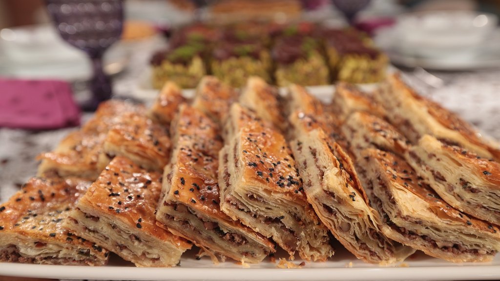 Rüyada Kıymalı Tandır Böreği Yemek